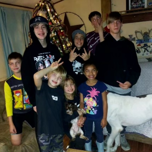 Meet your Posher, Renea - Picture 4 of 4